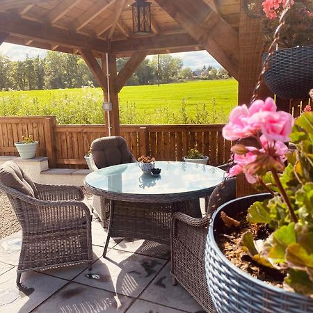 'Wardlaw View' Luxury Studio Apartment With Stunning View Kirkhill Bagian luar foto