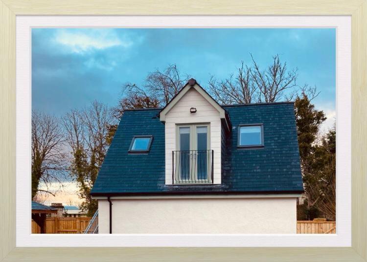 'Wardlaw View' Luxury Studio Apartment With Stunning View Kirkhill Bagian luar foto
