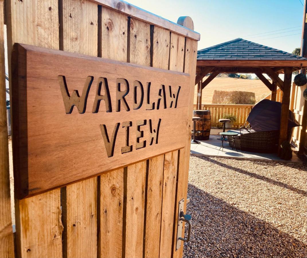 'Wardlaw View' Luxury Studio Apartment With Stunning View Kirkhill Bagian luar foto